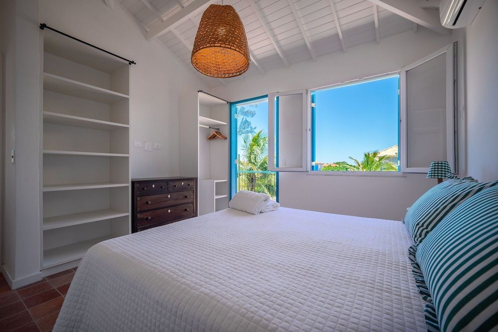 Deluxe House, 4 Bedrooms, Private Pool, Beachside