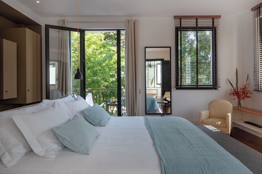 Junior Suite, Courtyard View