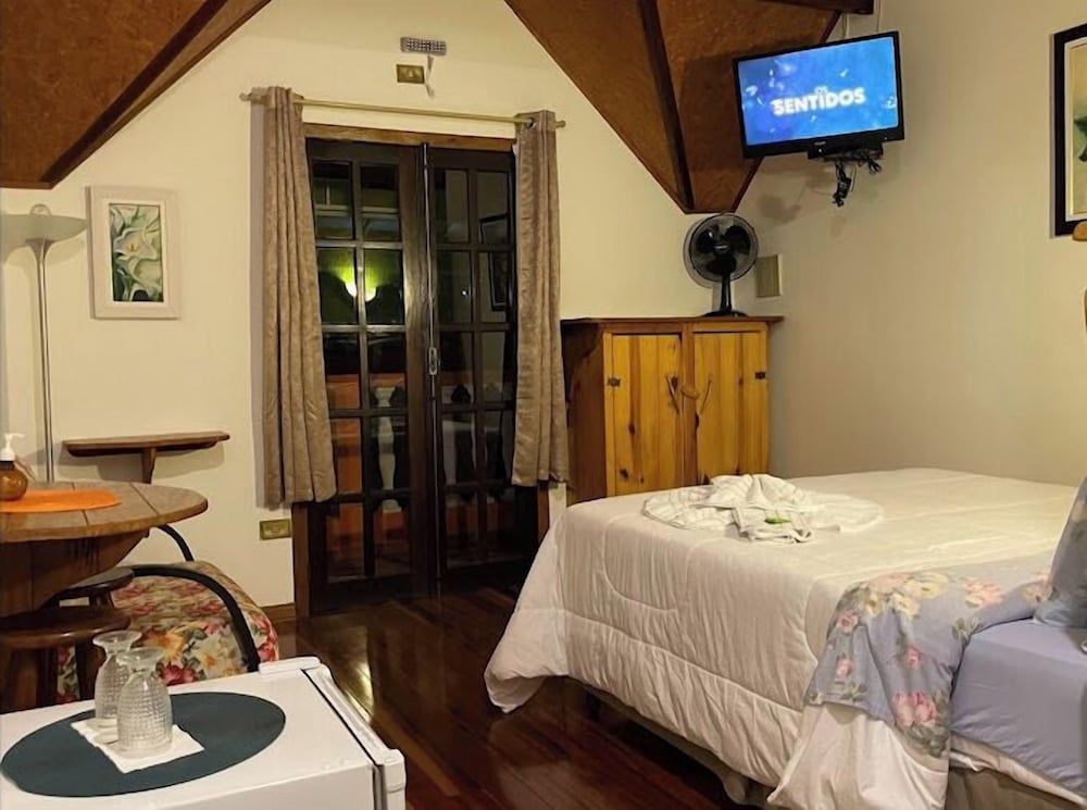 Superior Double Room, 1 Queen Bed, Lanai, Mountain View