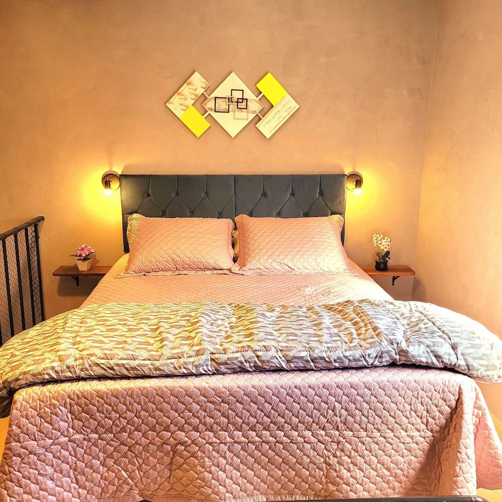 Luxury Apartment, 1 Queen Bed with Sofa bed, Air conditioning