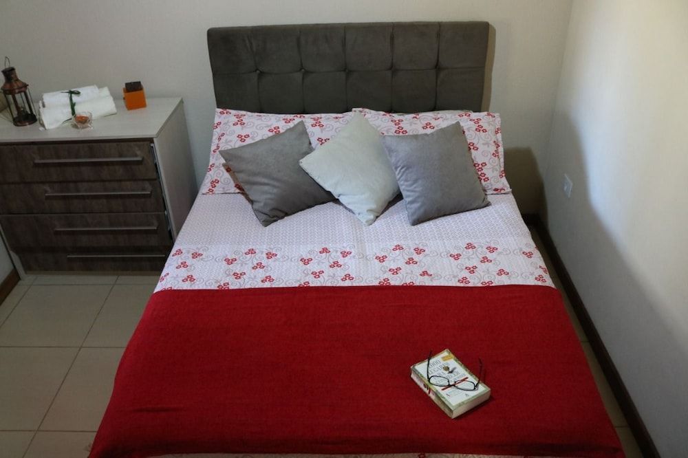 Family Chalet, 1 Queen Bed with Sofa bed, Kitchenette, Garden View