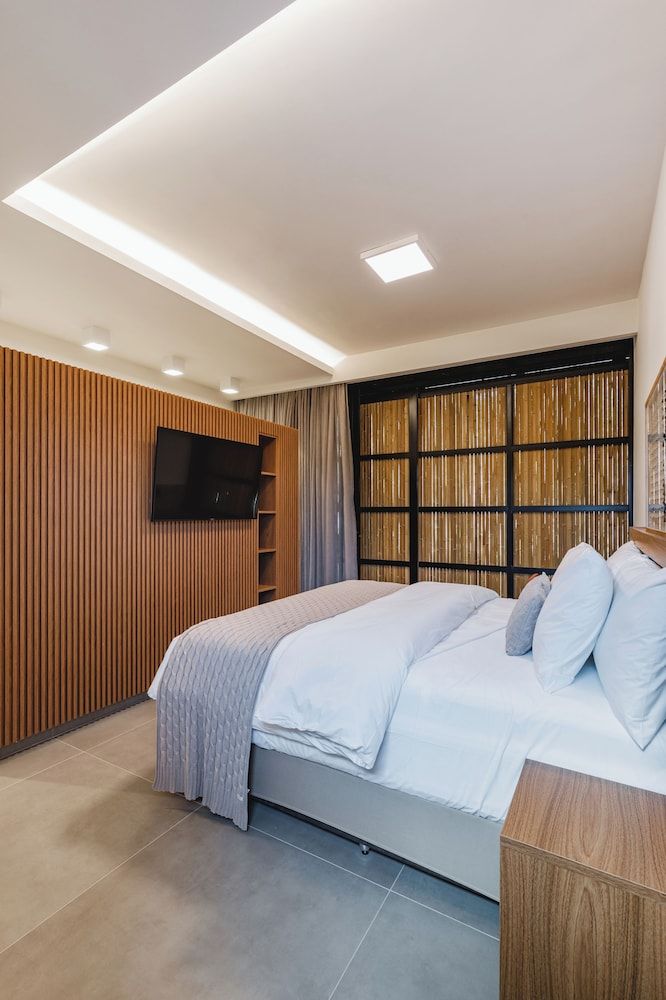 2-Suite House 183m
