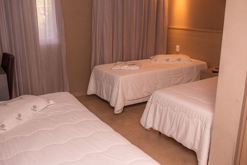 Viageiro Hotel Deluxe Triple Room 8