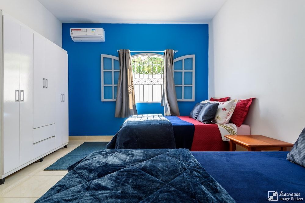 Family House, 2 Bedrooms, Kitchenette, Pool View (3)