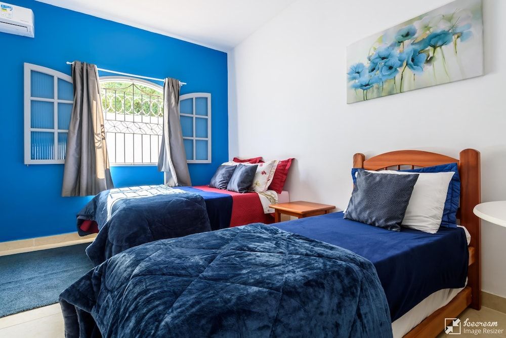 Family House, 2 Bedrooms, Kitchenette, Pool View (3)