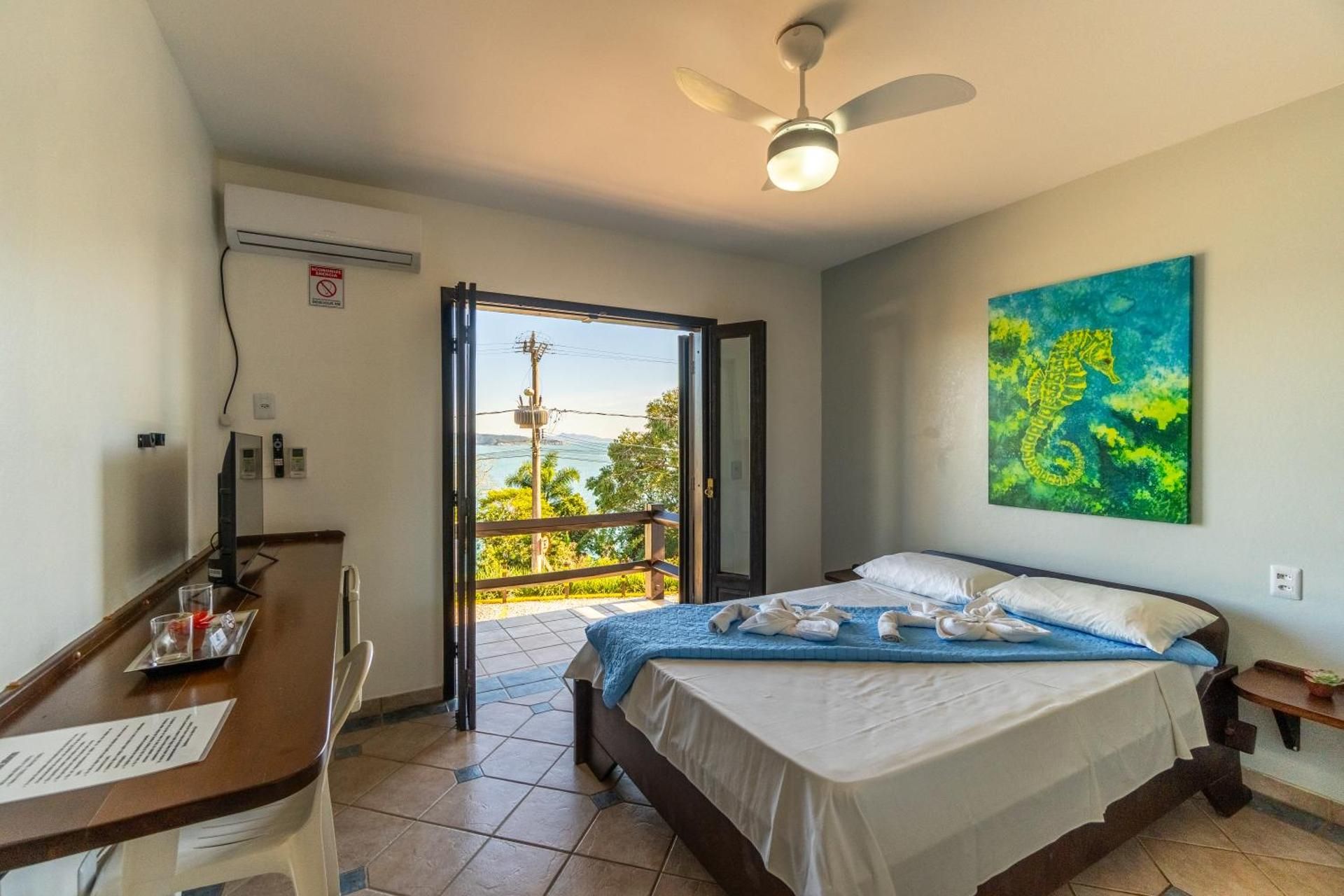 Deluxe Suite with Sea View