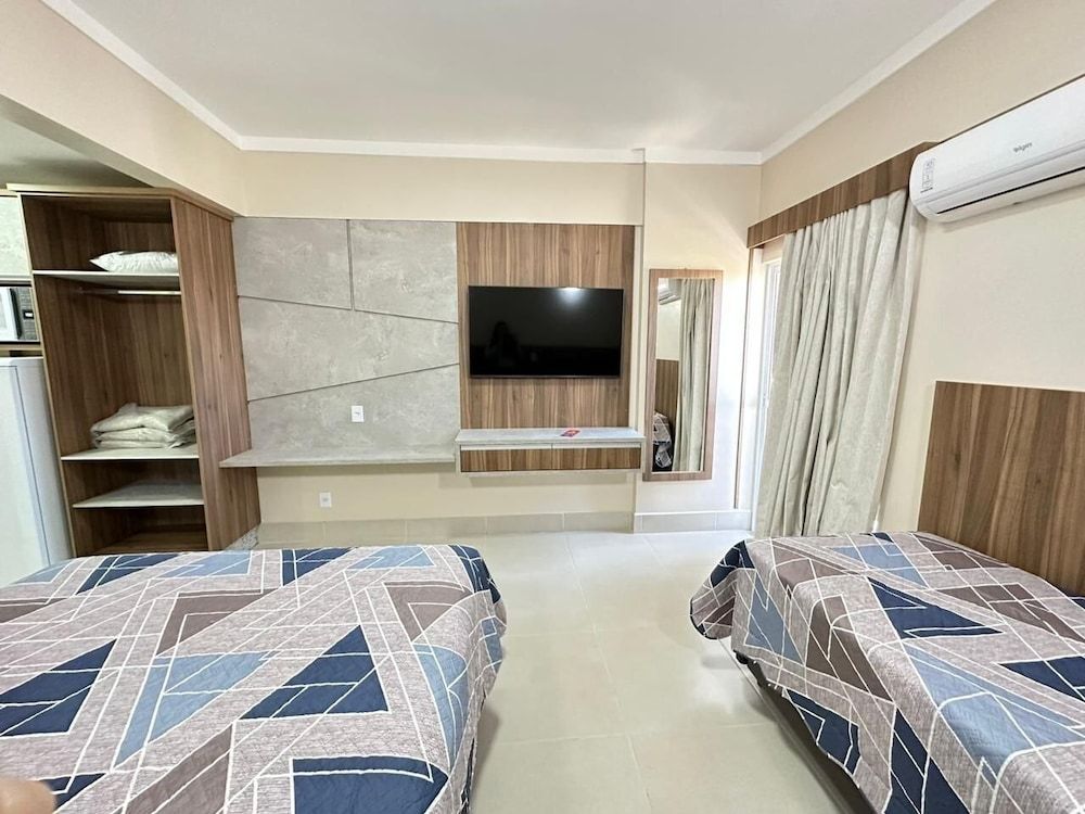 Suite 537