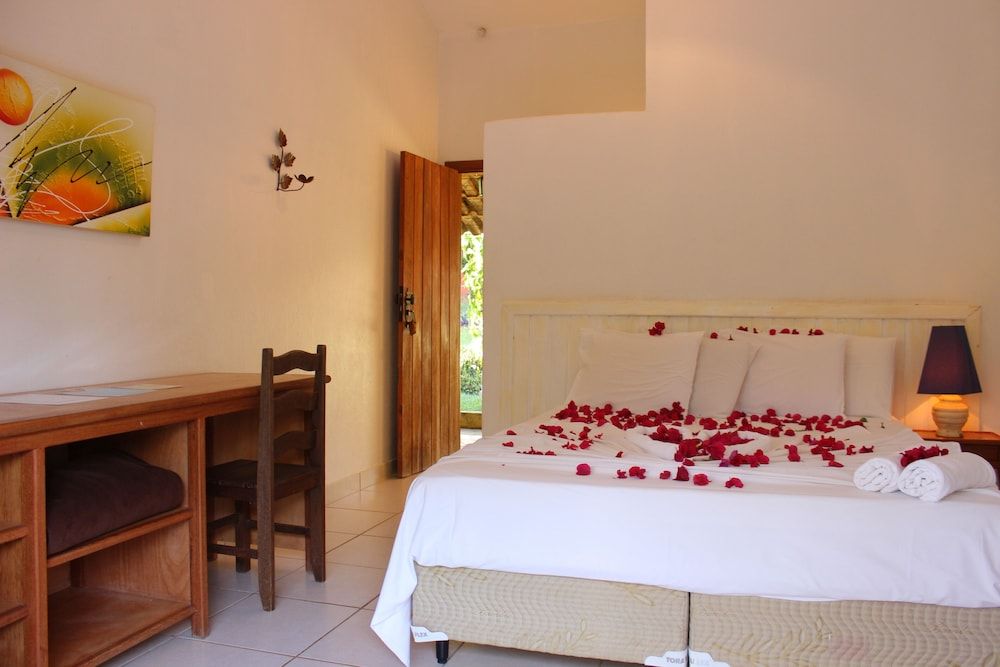 Deluxe Suite, 1 Queen Bed, Mountain View