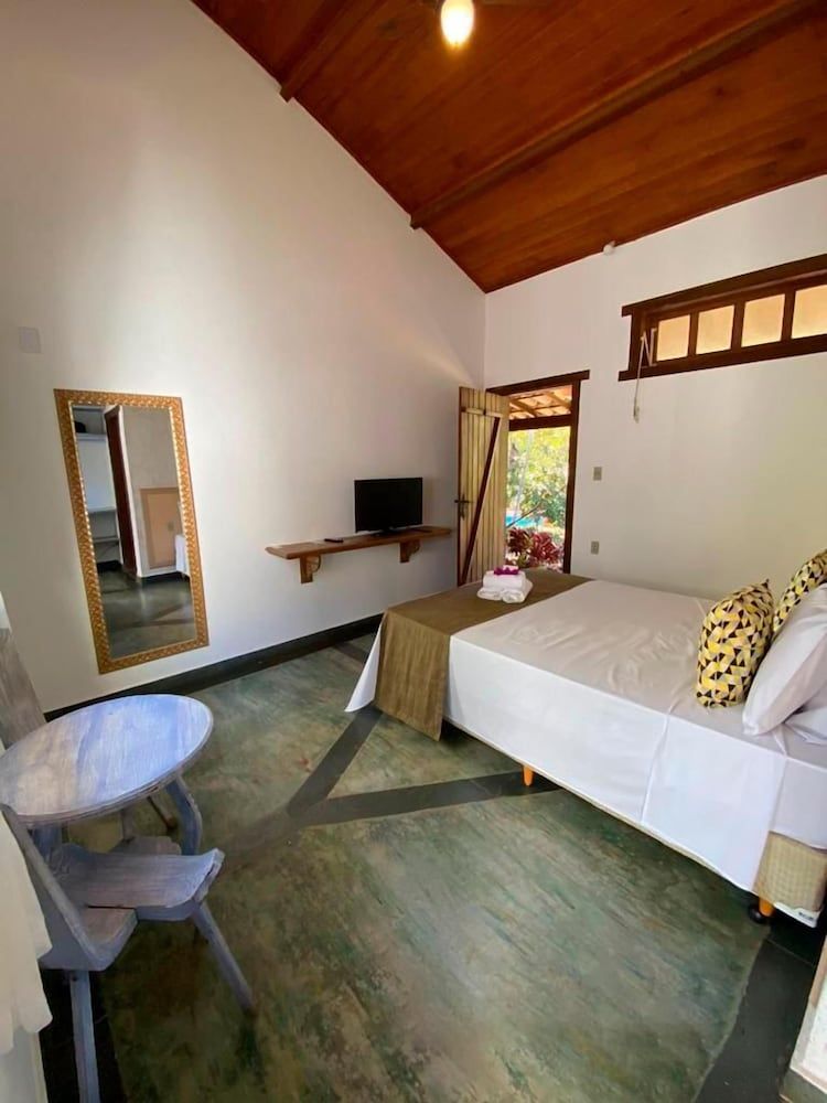 Premium Suite, 1 Queen Bed, Courtyard Area