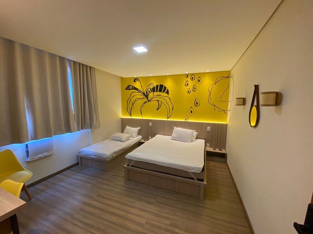 Suíte Triplo Topazio Amarelo