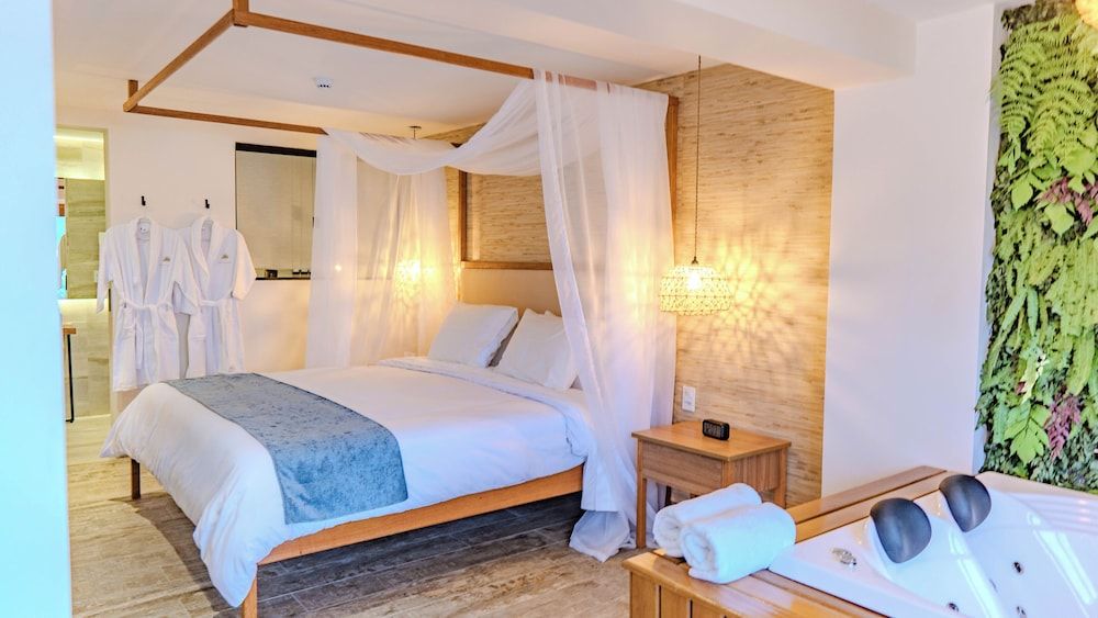 Deluxe Suite, 1 King Bed, Sea Facing