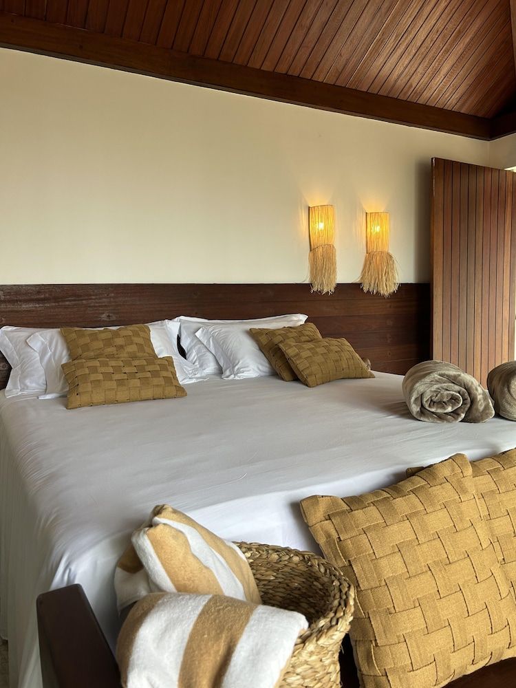 Deluxe Bungalow, Partial Sea View