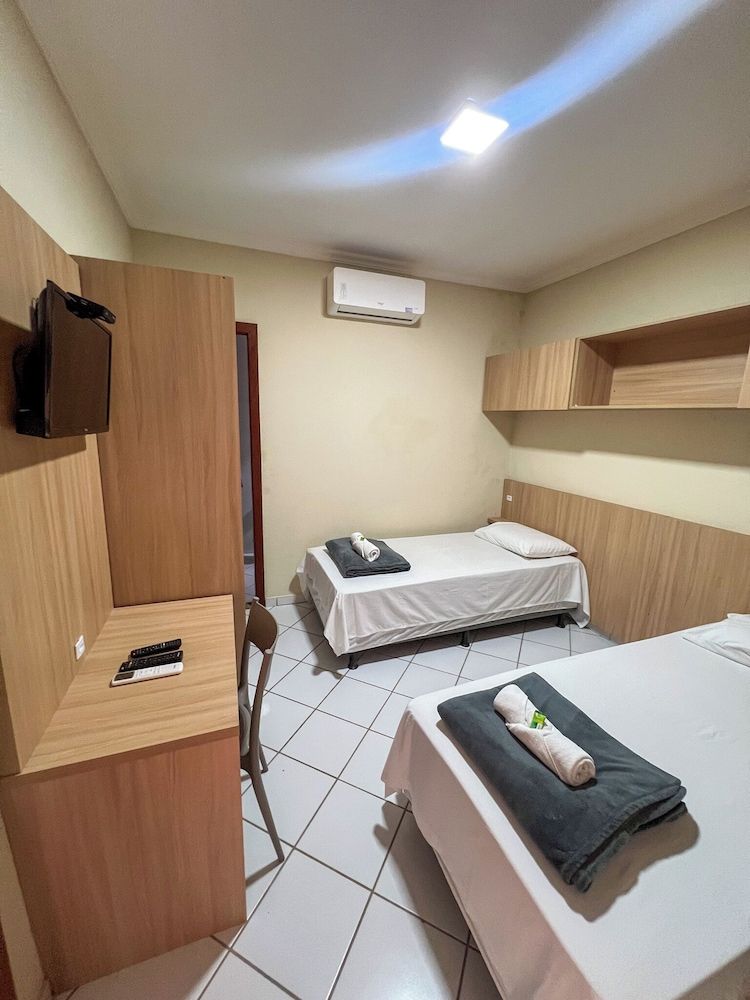 QUARTO STANDARD COM 2 CAMAS DE SOLTEIRO