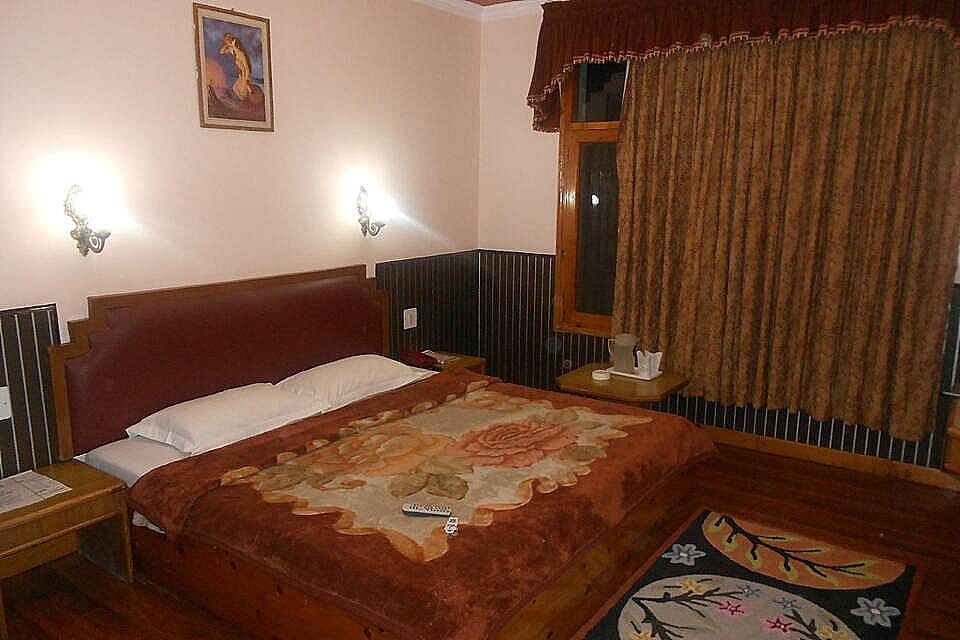 Hotel Jupiter Deluxe Room 4