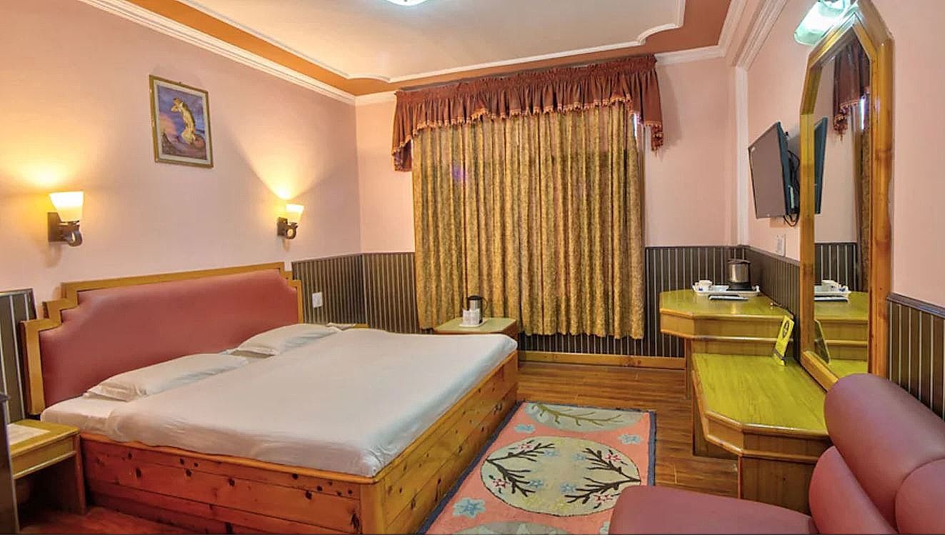 Hotel Jupiter Deluxe Room 2