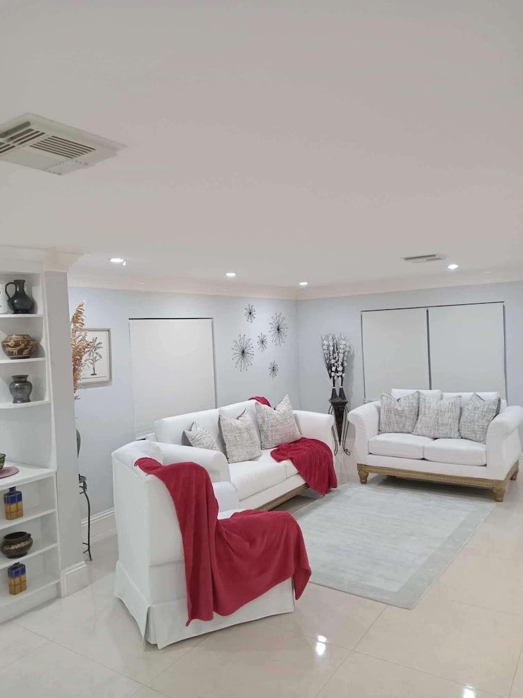 House, 2 Bedrooms, Fireplace