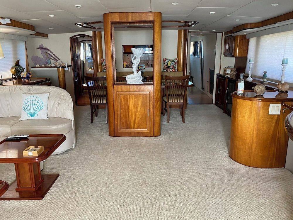 Exclusive Mobile Home, 4 Bedrooms, Non Smoking, Marina View