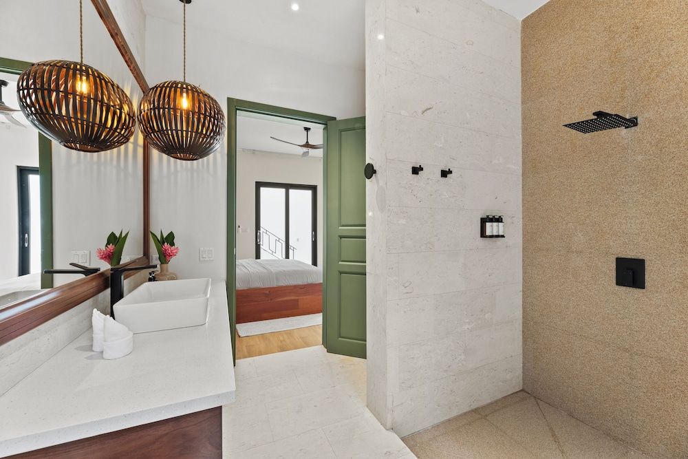 The Banks Resort 2 Bedroom Riverfront with Pool 4