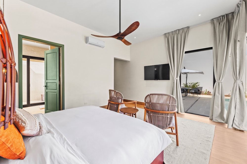 The Banks Resort 3 Bedroom Riverfront with Plunge Pool 2