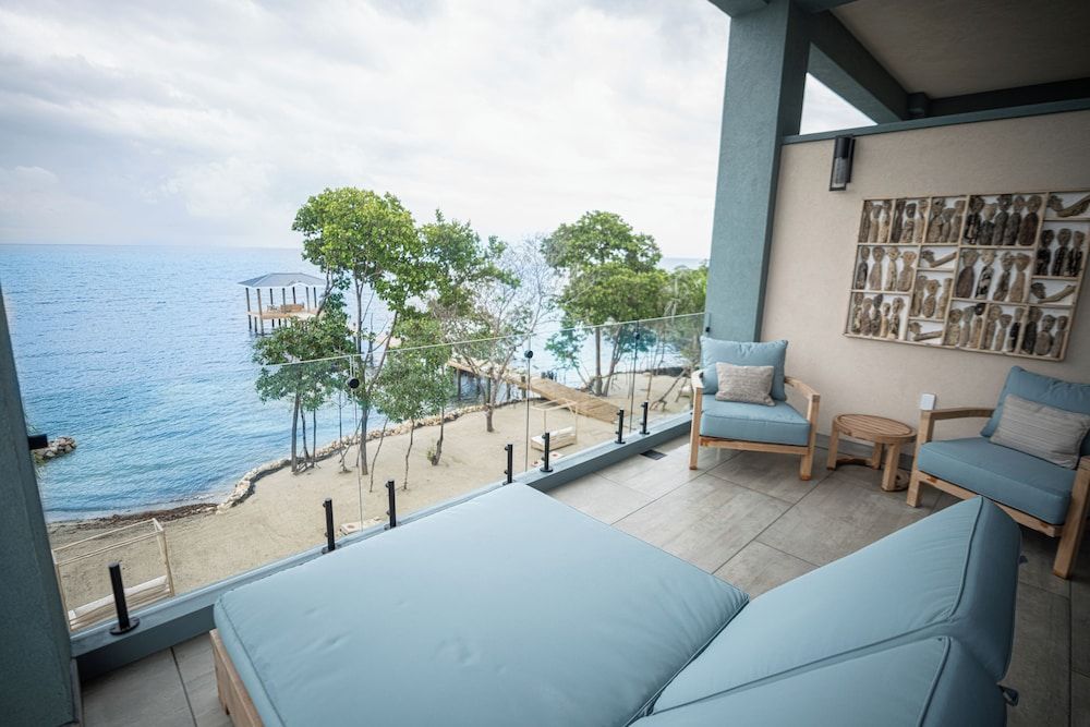 Prana Maya Island Resort Oceanfront Inn; King Bed Open-Concept Corner Suite w/Outdoor Shower 5