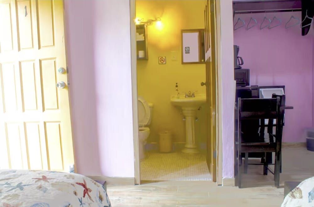 Imanis Inn Premier Double Room, 2 Queen Beds, Patio 2