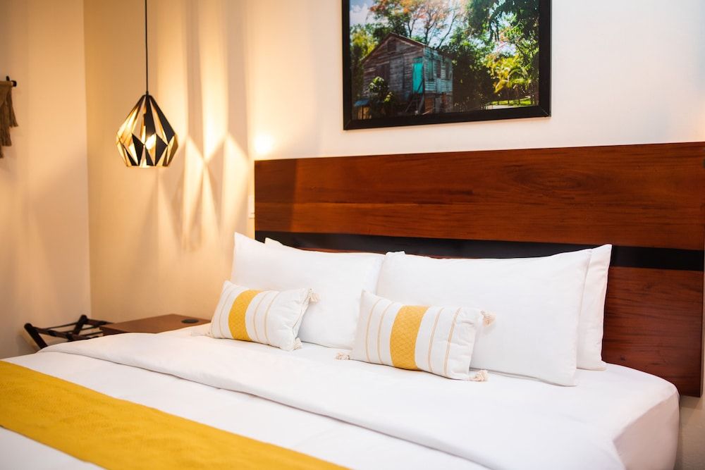 The West House Boutique Hotel Deluxe Suite, 1 King Bed 3