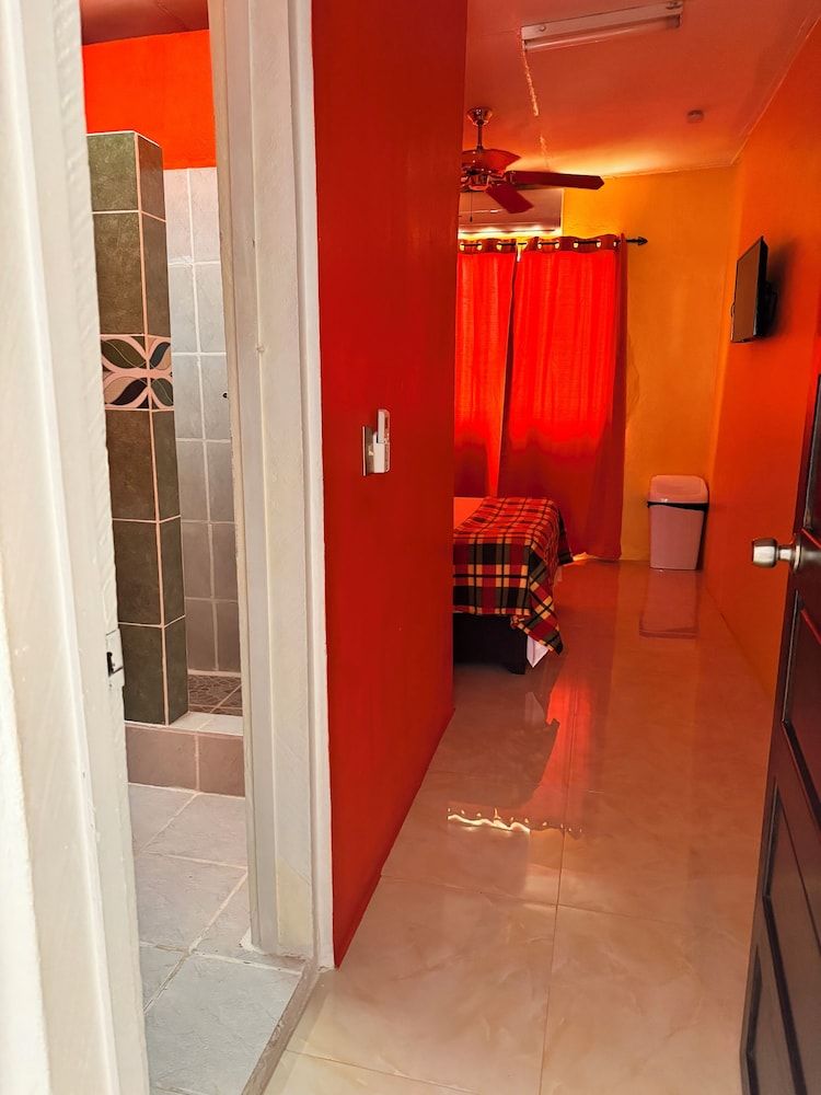 EL REY MOTEL & RESTAURANT Standard Double Room, Park View 8