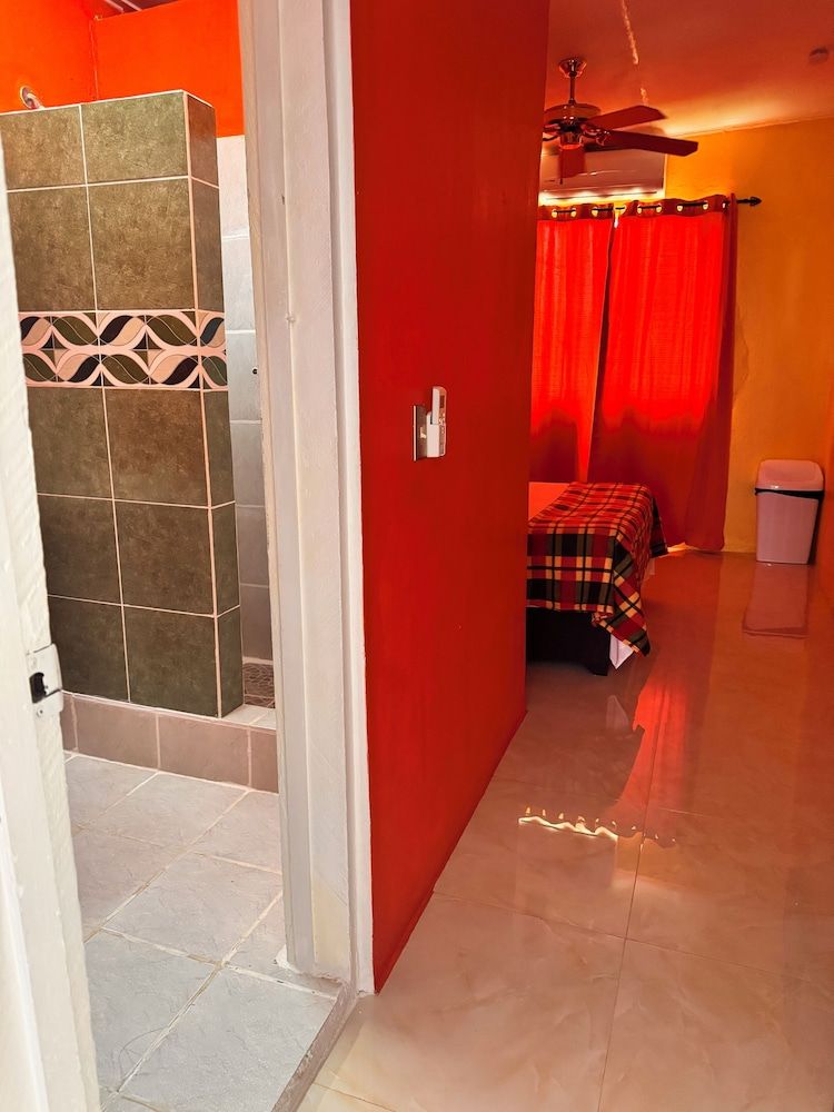 EL REY MOTEL & RESTAURANT Standard Double Room, Park View 9