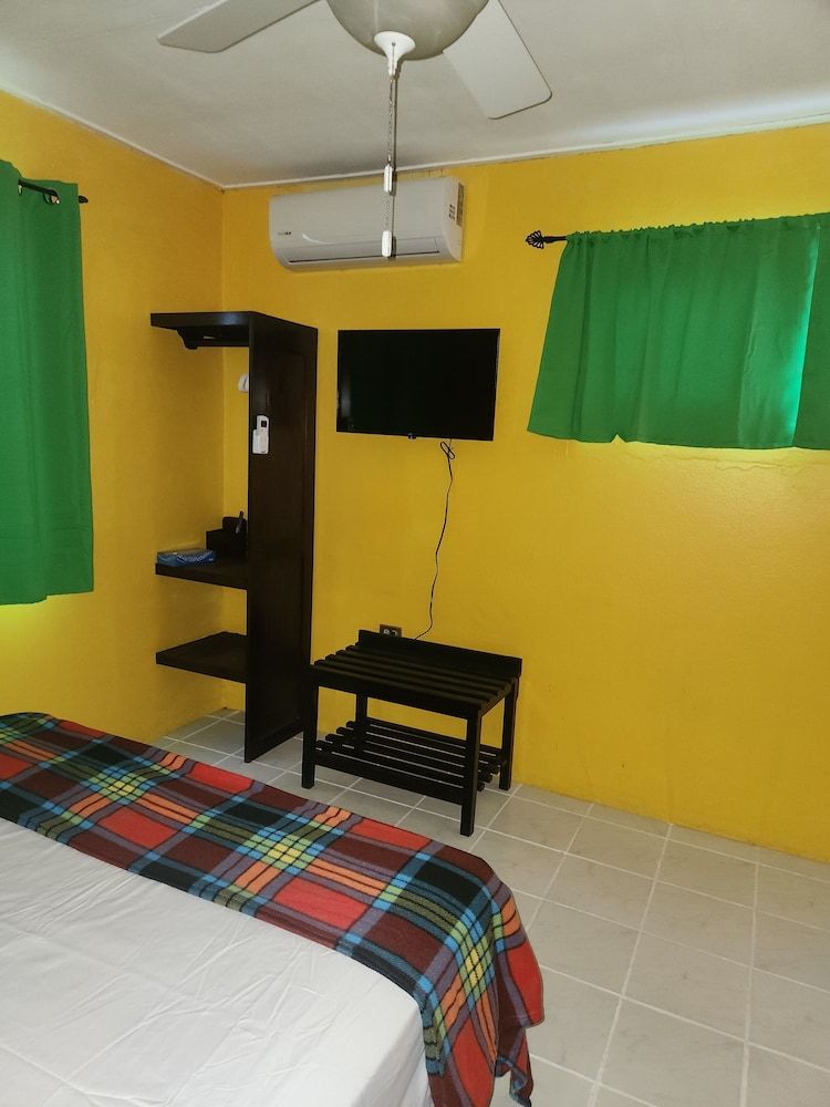 EL REY MOTEL & RESTAURANT Standard Double Room, Park View 15