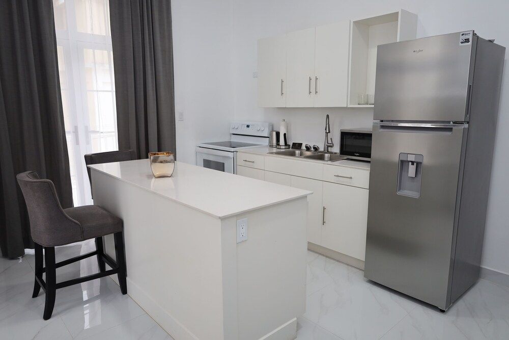 The Ellysian Apartments Luxury Apartment 8