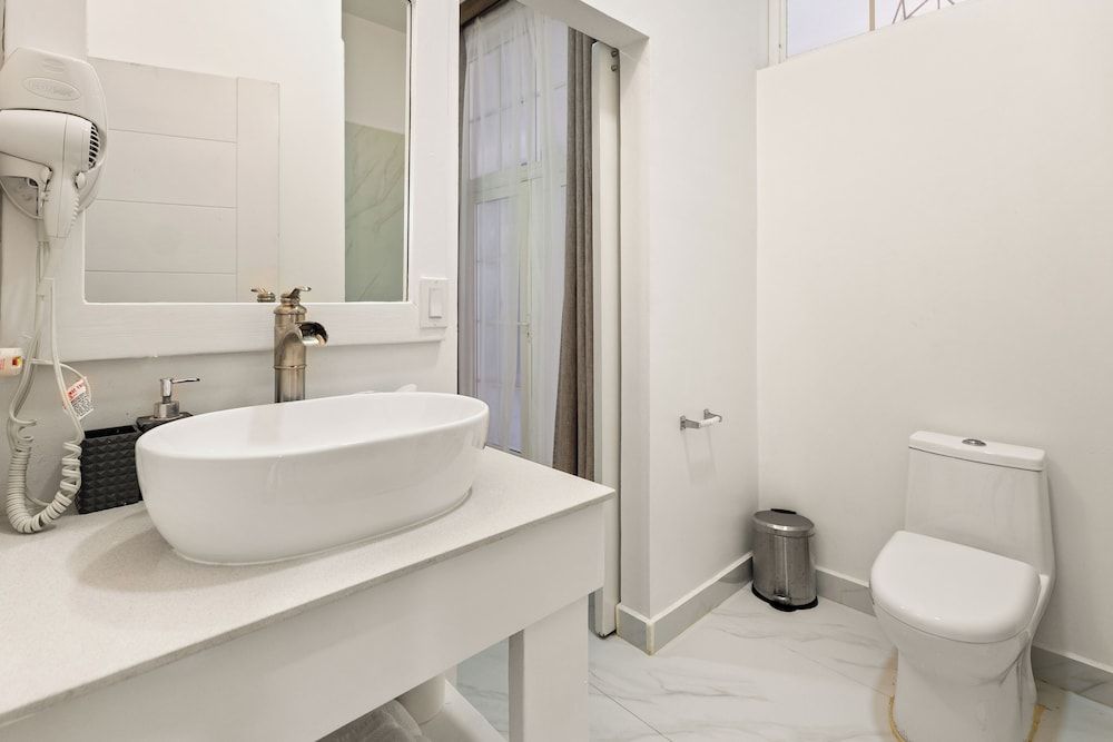 The Ellysian Apartments Luxury Apartment 5