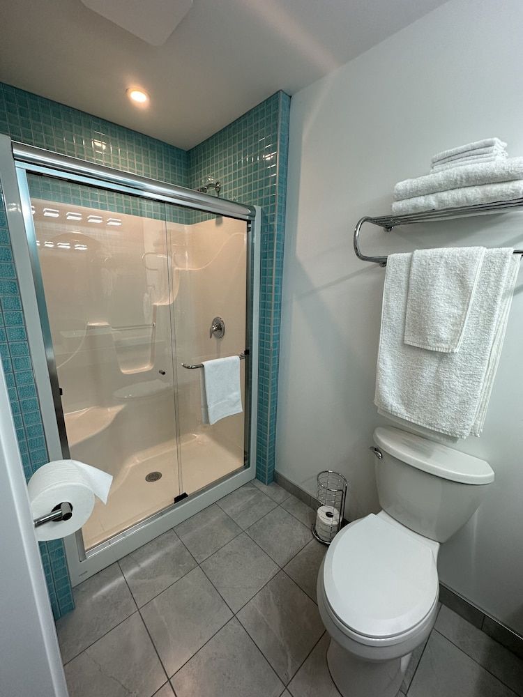 South Shore Motel Family Suite, 1 Queen Bed with Sofa bed, Accessible 6