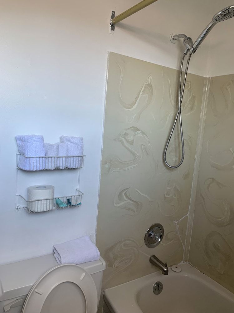 Swiss Sunset Inn Economy Studio, 2 Queen Beds 4