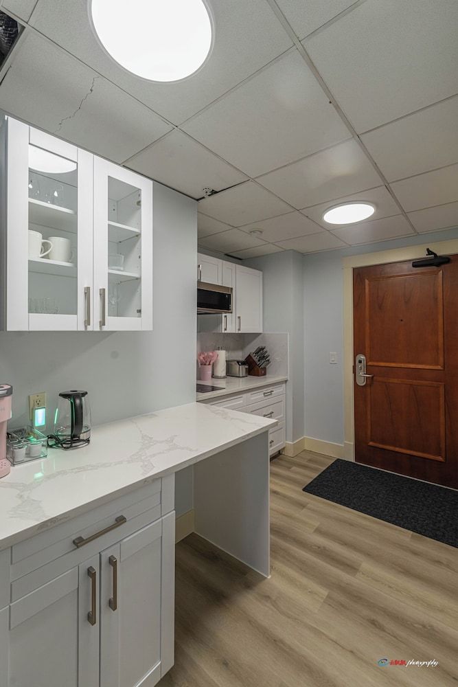 Solara Hotel room with Pool-Hot tub-Gym