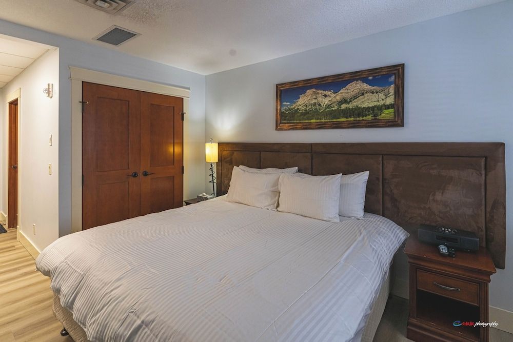 Solara Hotel room with Pool-Hot tub-Gym Romantic Studio 2