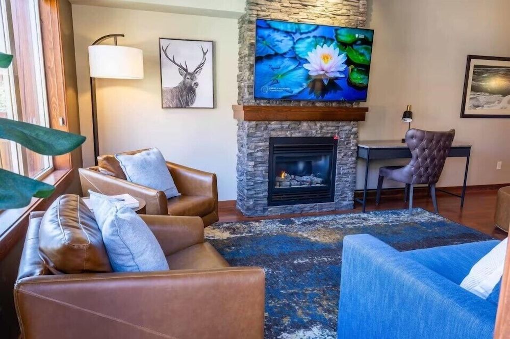 Stoneridge Resort - Mountain View - Pool & Hot Tub Romantic Suite 6