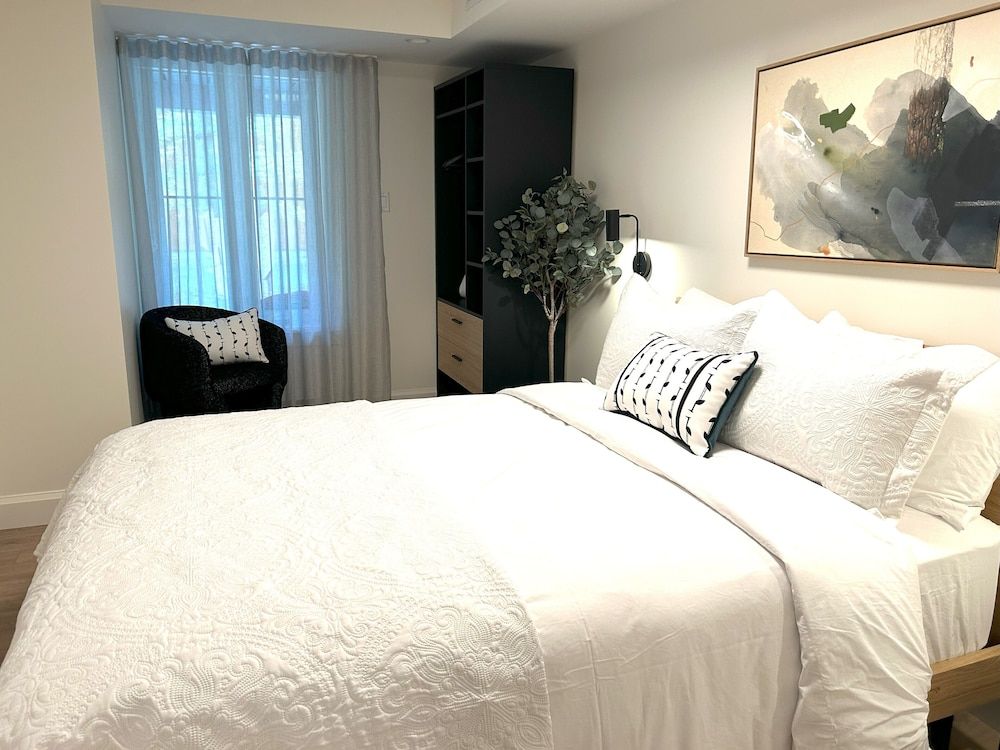 Deluxe Studio Suite, Courtyard View