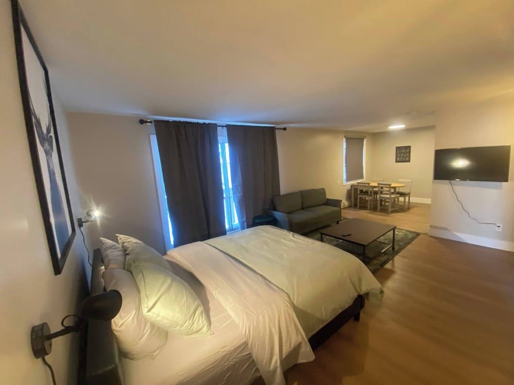 Room, 1 Bedroom, City View