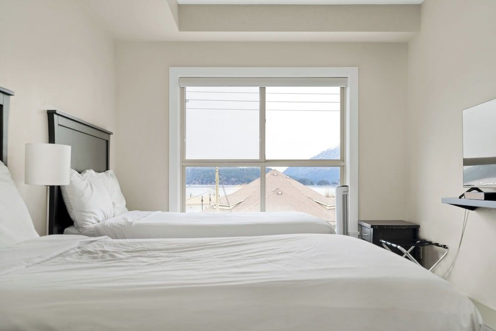 Classic Apartment, Lake View