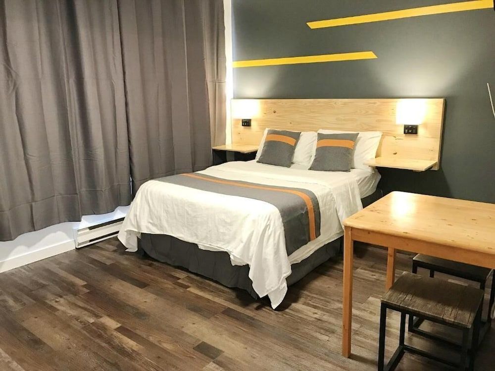 Duncan Motel Family Suite 5