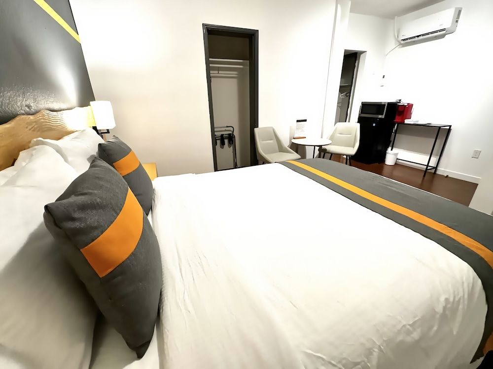 Duncan Motel Economy Room 5