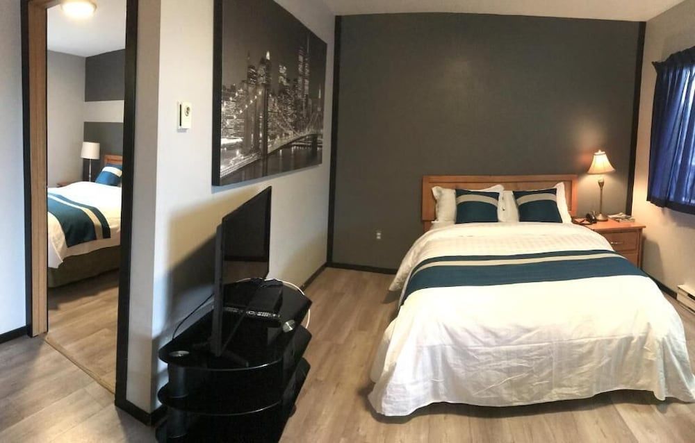 Duncan Motel Family Suite 4