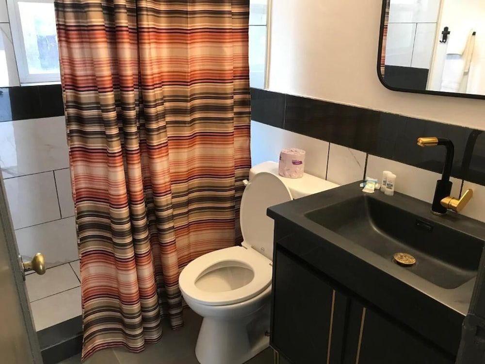 Duncan Motel Economy Room 9