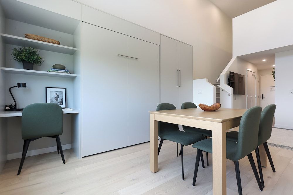 The Crescent Basic Loft 10