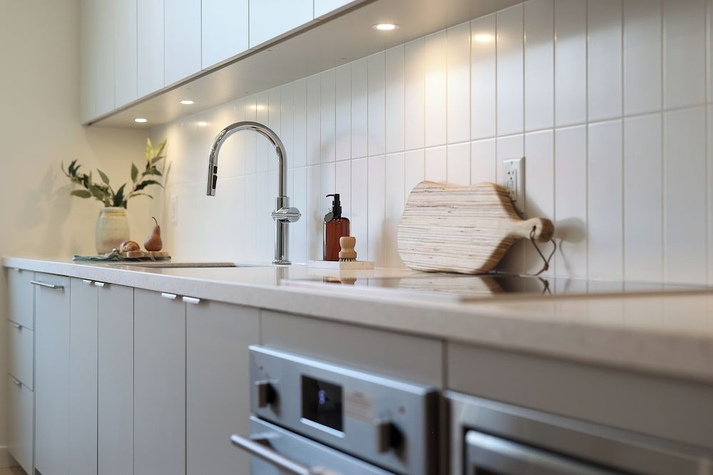 The Crescent Basic Studio 2