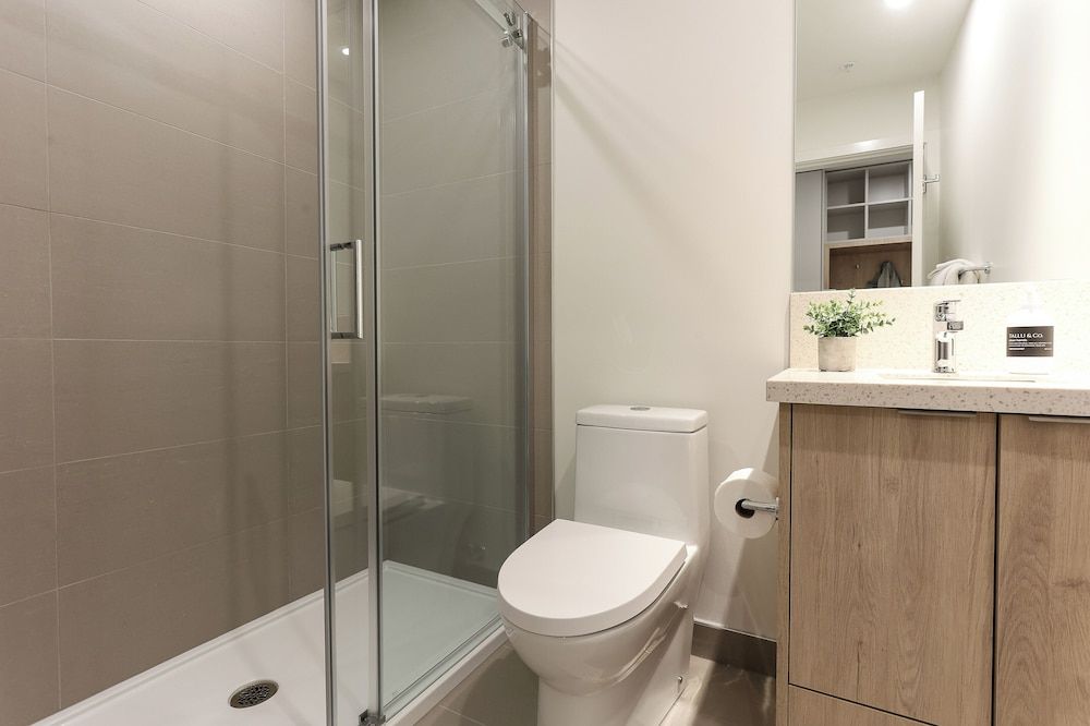 The Crescent Basic Studio 4