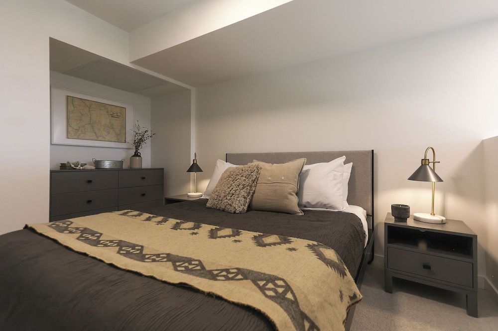 The Crescent Basic Loft 2