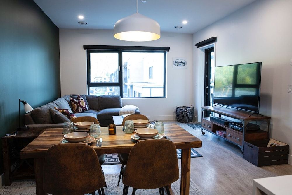 Revy Rendezvous by Revelstoke Vacations Condo 17