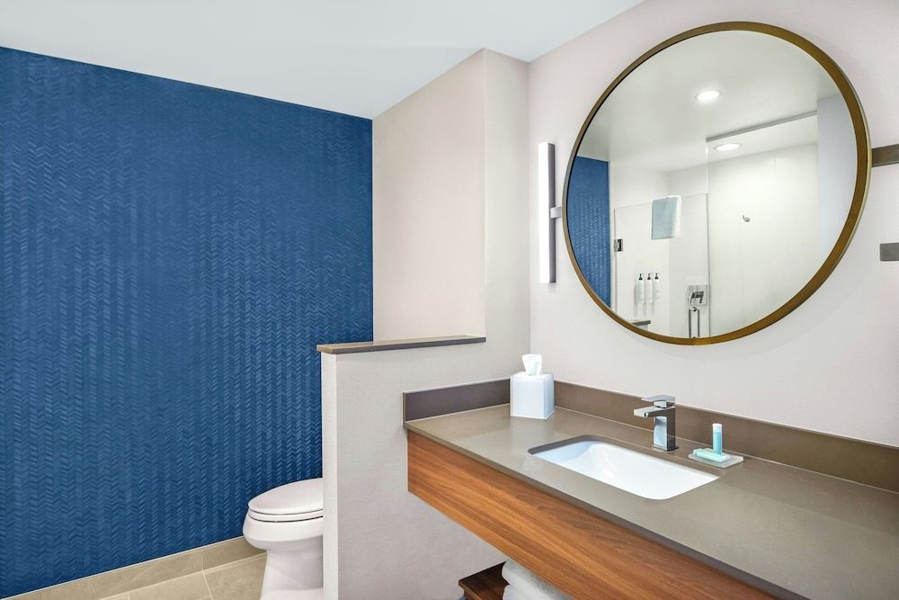 Fairfield Inn & Suites Gravenhurst Muskoka Suite, 1 King Bed with Sofa bed 11