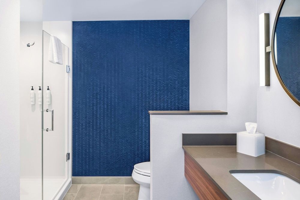 Fairfield Inn & Suites Gravenhurst Muskoka Room, 1 King Bed 14